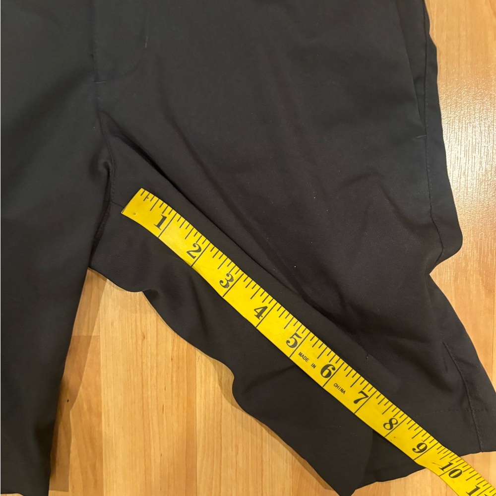 Nike‎ Black and Gray swim trunks - Picture 6 of 7